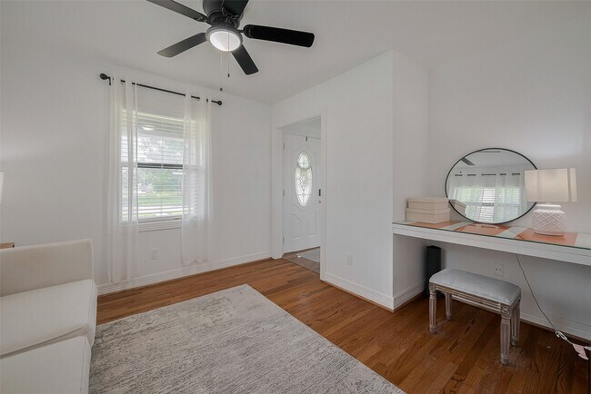 Photo - 8057 Ridgeview Dr