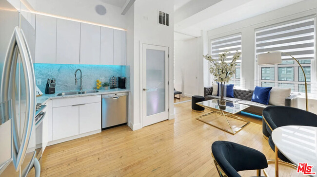 Building Photo - 125 4th St Unit 913 Rental
