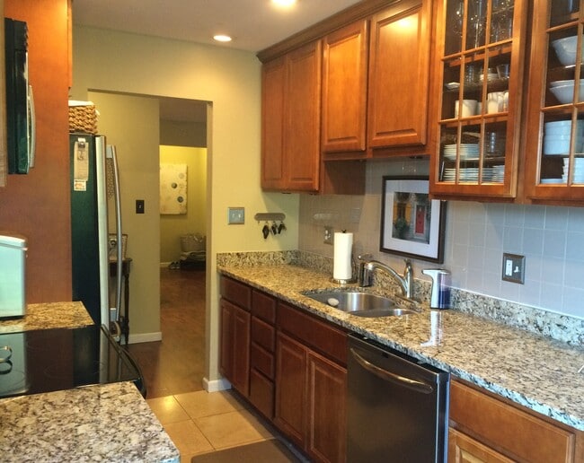 Photo - 2254 N Baldwin Way Unidad 3A Rental