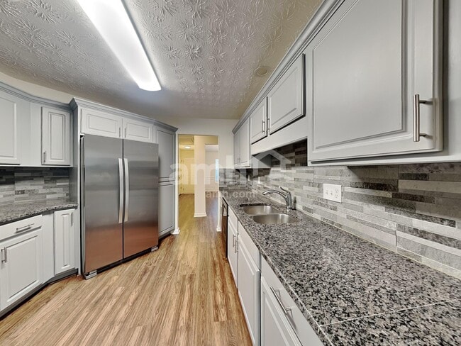 Photo - 643 Bartow Dr