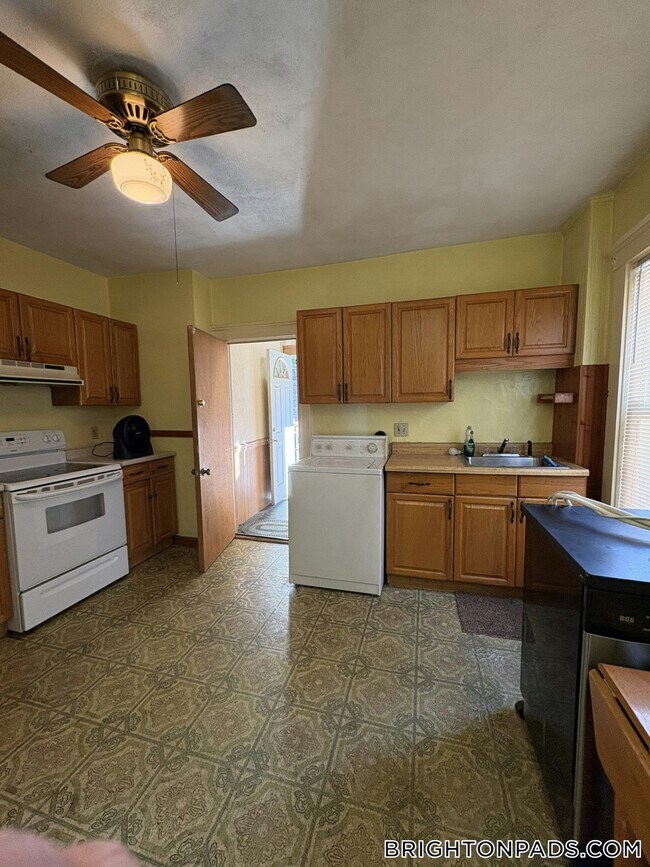 Photo - 62 Union St Unit 1