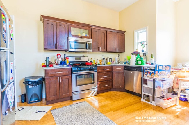 Building Photo - 18 Cobden St Unit 1
