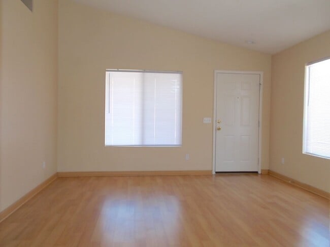 Photo - “Stunning 3-Bedroom Home with New Stainles...