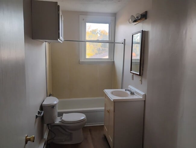 Photo - 229 W Pennsylvania St