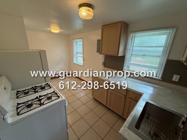 Photo - 1926 Margaret St Unidad Upper