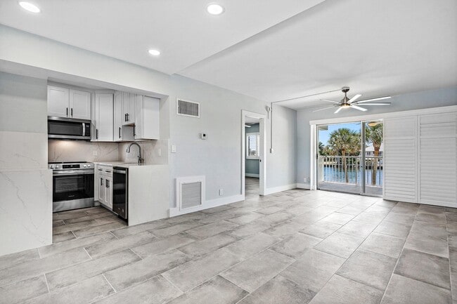 Photo - 629 SE 19th Ave Unit 202