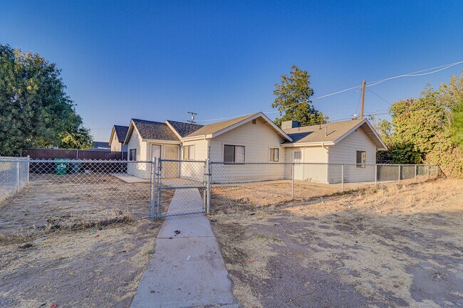 Photo - 620 Huskey Dr