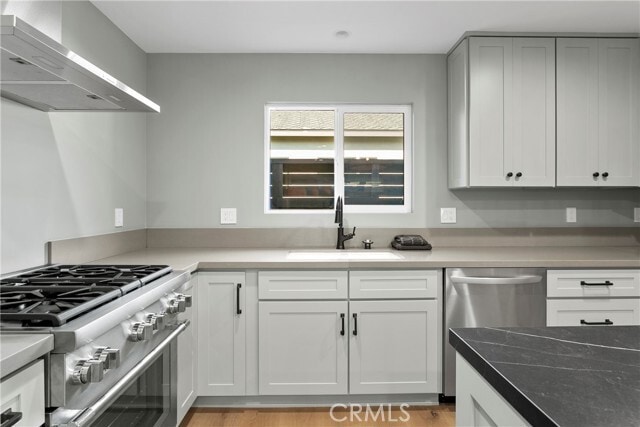 Building Photo - 354 La Perle Pl