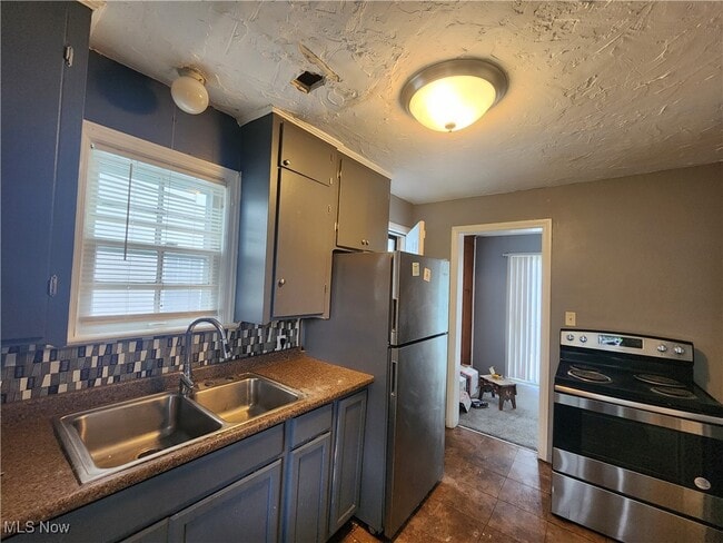 Photo - 17204 Walden Ave