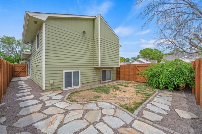 Photo - 244 Wadsworth Cir