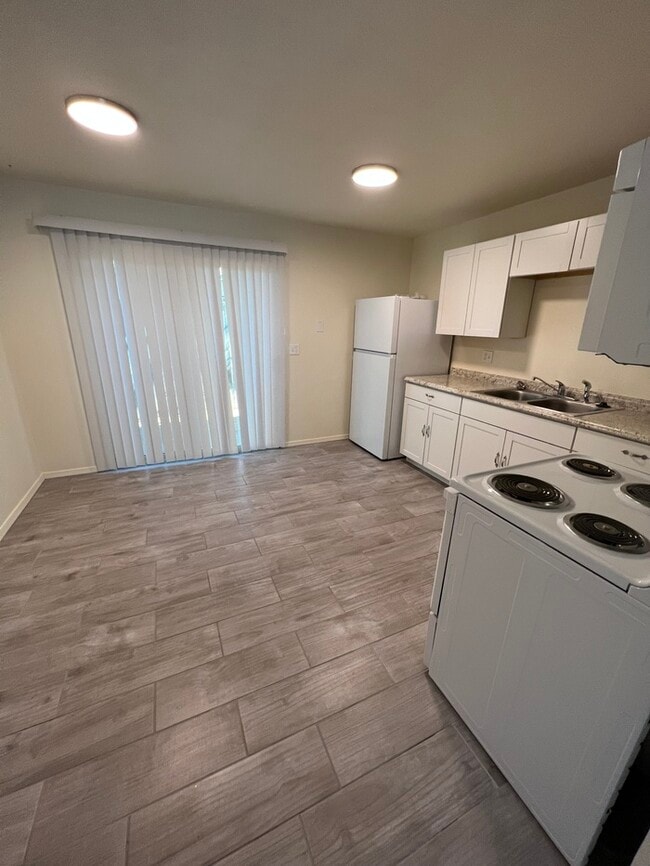 Photo - Townhome For Rent