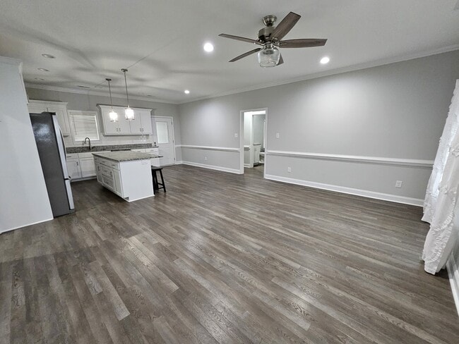 Photo - 104 Pioneer Trails Dr