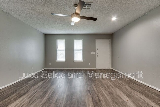 Photo - 3916 SE 46th St