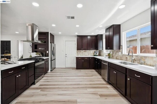 2800 Seville Cir
