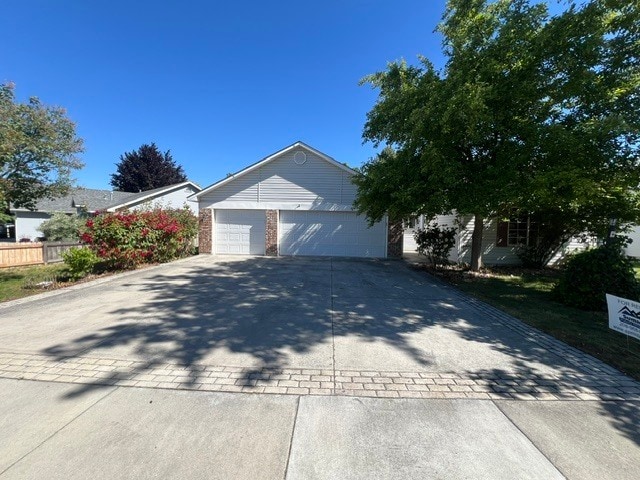 Building Photo - 3bed 3bath Great Meridian Location!