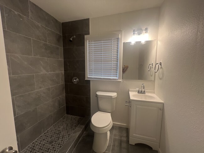 Photo - 2504 22nd St