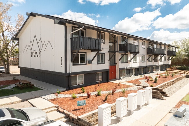 Building Photo - Olympic Square - Gorgeous Renovated Apartm... Rental