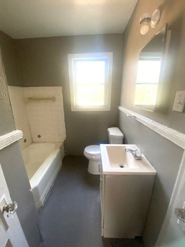 Photo - 1140 Baker Cir