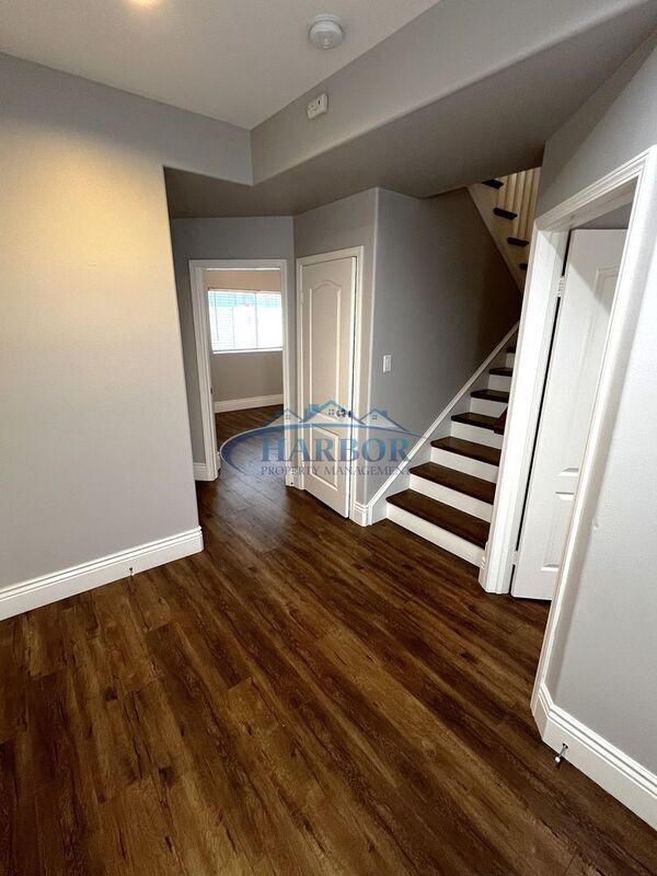 Photo - 2405 Vanderbilt Ln