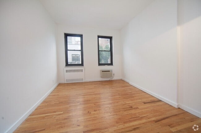 Building Photo - 117 Sullivan St Rental