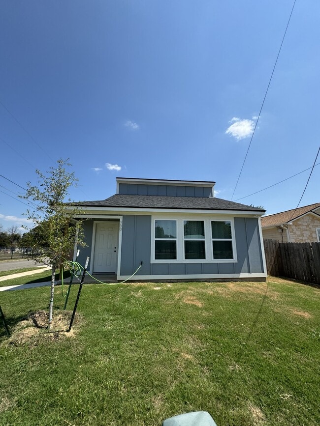 Photo - "Charming 1-Bedroom Haven with 1.5 Baths on Hines Avenue, Waco"