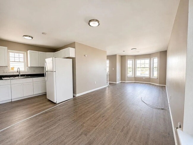 Building Photo - A great rental opportunity in a desirable location!