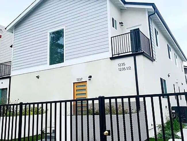 Building Photo - Soho Partners 1235 Unit 1235 1/2 (WHOLE )