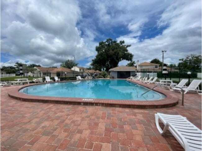 Building Photo - 2Bed, 2 Bath, Garage,Fireplace, &amp; Comm... Rental