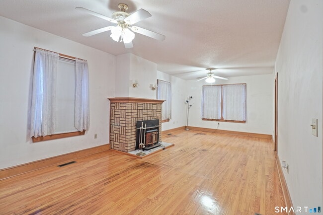 Photo - 1129 N Colony Rd