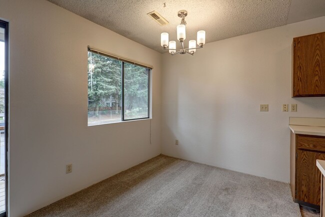 Photo - Top floor 2 bedroom 2 bath condo in Kirkland