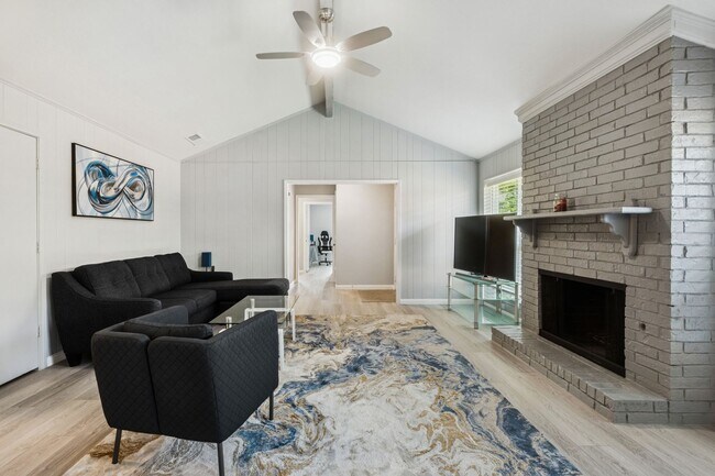 Photo - 3334 San Mateo Dr