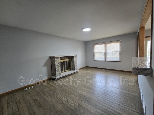 Photo - 307 N Rosedale Ct