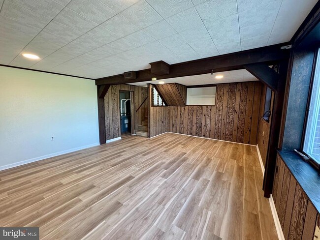 Photo - 1032 Palm Hill Rd