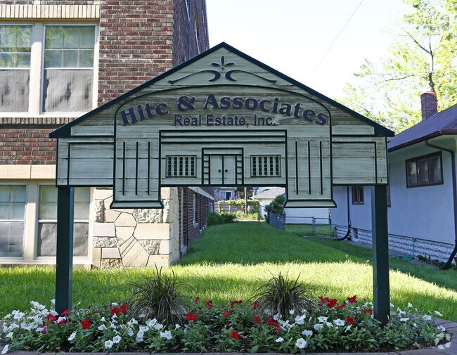 Photo - 2040 Grand Ave