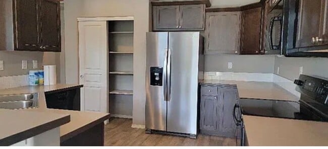 Photo - 544 SE Casting St