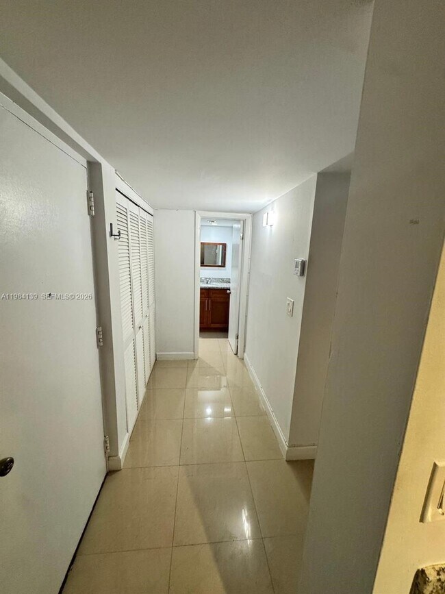 Photo - 10700 SW 108th Ave Unidad C209