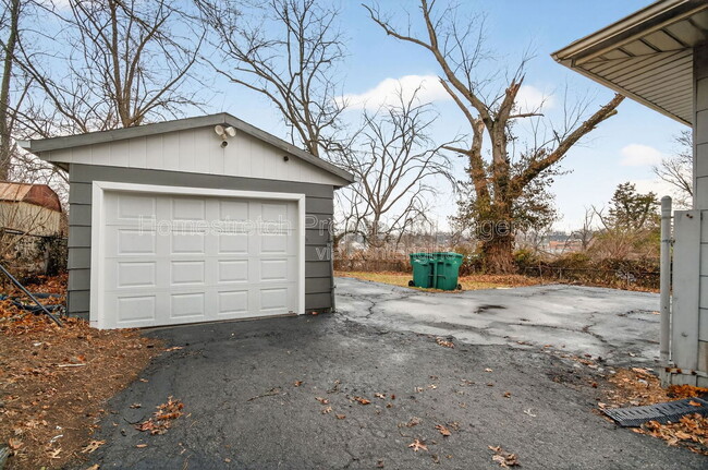 Photo - 2403 Gardner Dr