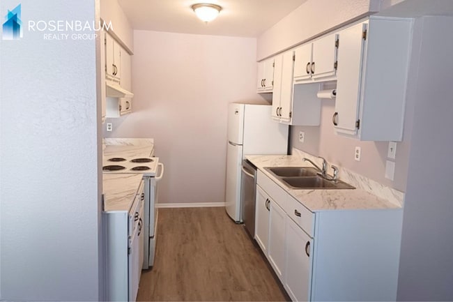Photo - Beautiful 2-Bedroom Townhome with Loft in Quail Creek!
