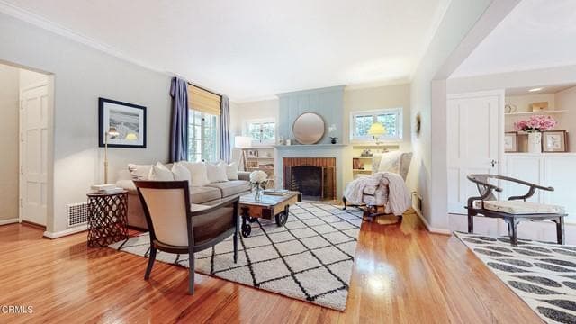 Photo - 1016 W Roses Rd