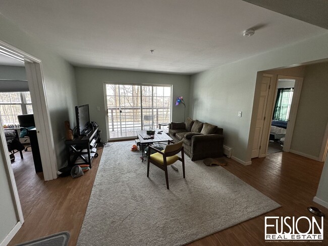 3 bedroom Condo Heat Included with a Pool! - 3 bedroom Condo Heat Included with a Pool!