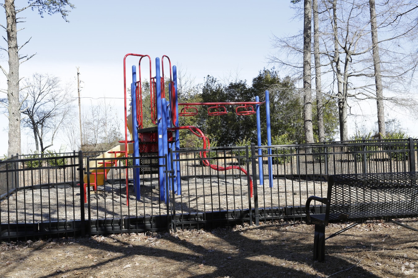 Oakcrest Apartments - Oakcrest Apartments