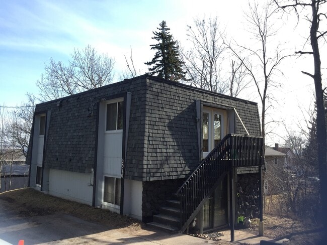 Building Photo - 2010 Greysolon Rd Unit Upper