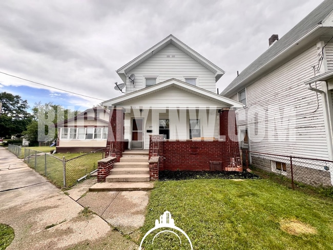 Building Photo - 1233 Halstead St
