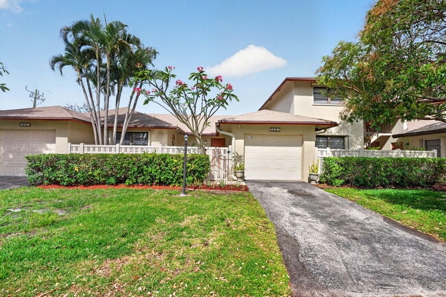 Building Photo - 3951 NE 17th Ave Unit 703