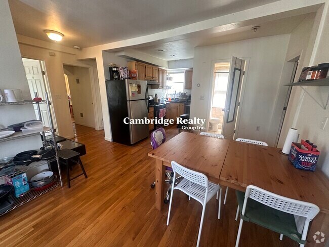Building Photo - 313 Elm St Unit 2T Rental