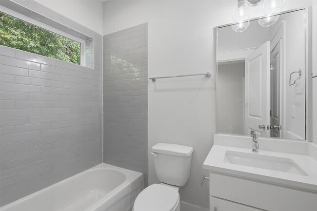 Photo - 5305 Donovan Gdns Ln
