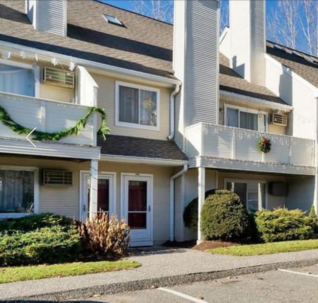 Building Photo - 267 Willow Springs Unit 267