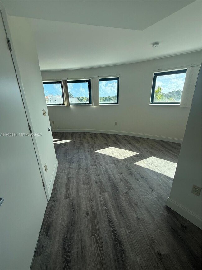 Photo - 5725 SW 72nd St Unidad 5725