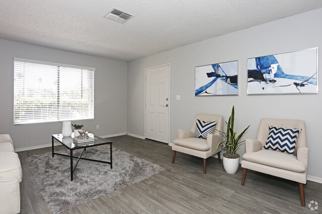2BR, 2BA - 883 SF