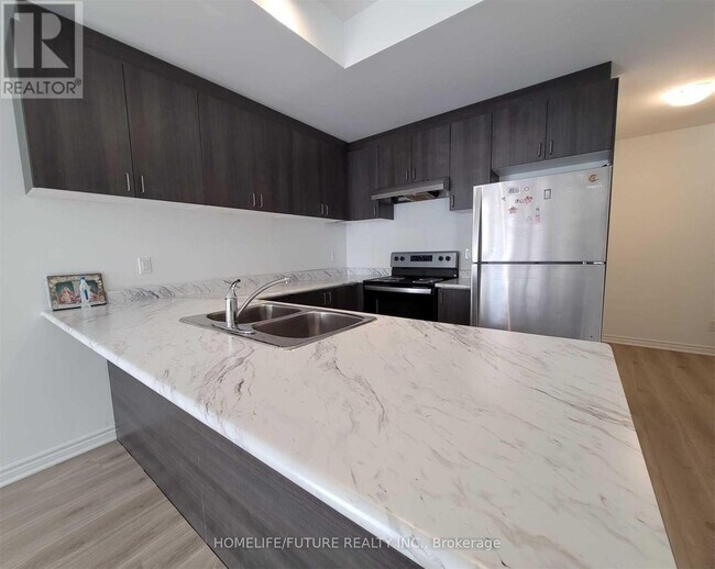 Photo - 11 Falaise Rd